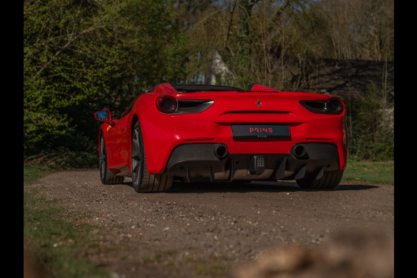 Ferrari 488 Spider | Front-lift | Pista wheels | Carbon stuur + LED's | Adapt. koplampen | Rosso Scuderia