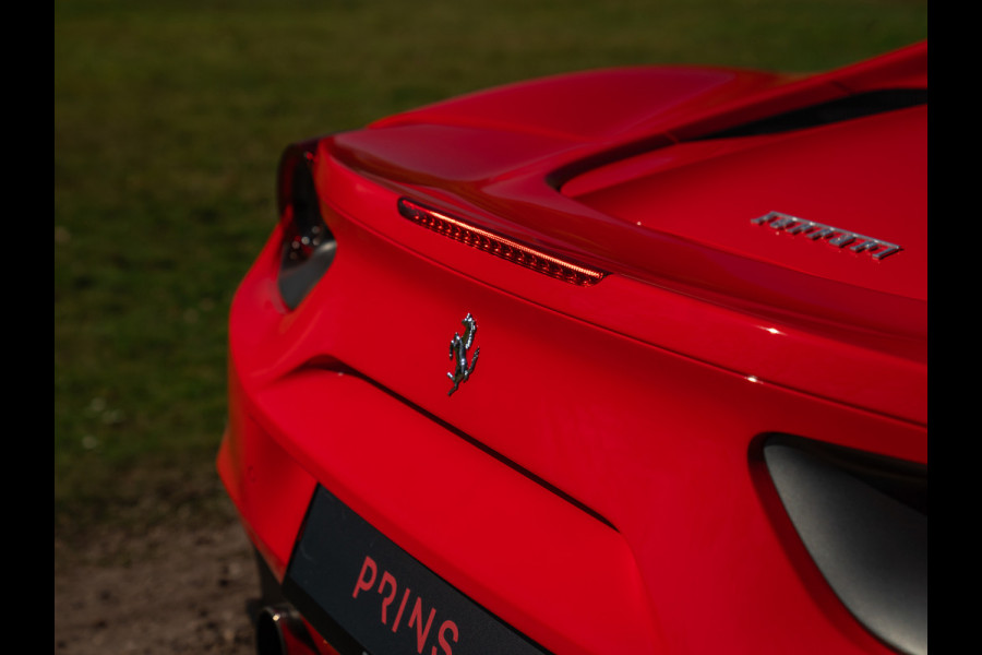Ferrari 488 Spider | Front-lift | Pista wheels | Carbon stuur + LED's | Adapt. koplampen | Rosso Scuderia