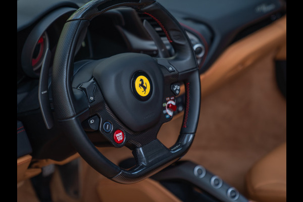Ferrari 488 Spider | Front-lift | Pista wheels | Carbon stuur + LED's | Adapt. koplampen | Rosso Scuderia