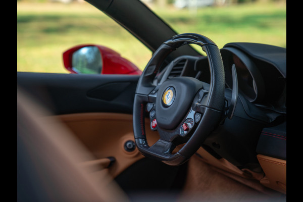 Ferrari 488 Spider | Front-lift | Pista wheels | Carbon stuur + LED's | Adapt. koplampen | Rosso Scuderia
