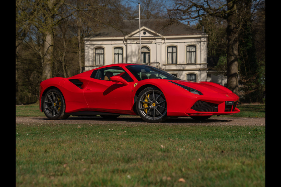 Ferrari 488 Spider | Front-lift | Pista wheels | Carbon stuur + LED's | Adapt. koplampen | Rosso Scuderia