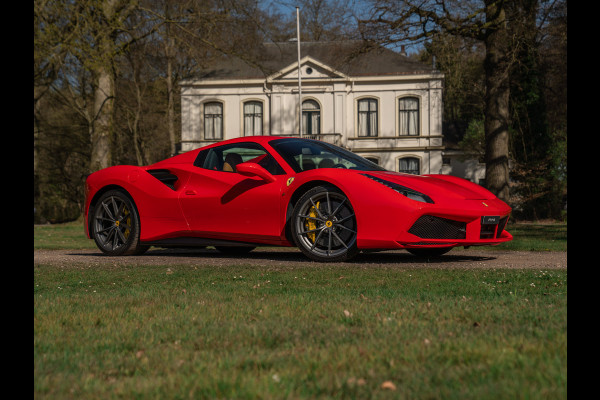 Ferrari 488 Spider | Front-lift | Pista wheels | Carbon stuur + LED's | Adapt. koplampen | Rosso Scuderia