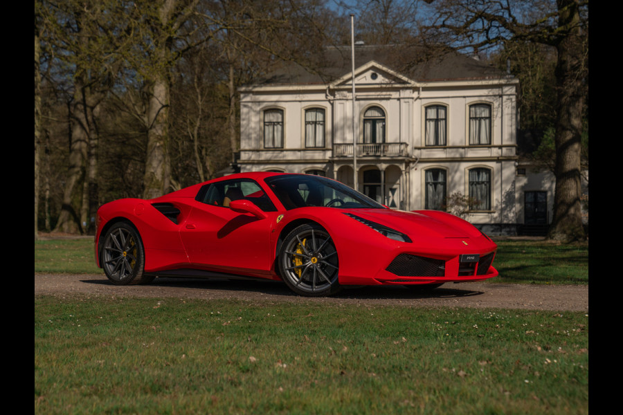 Ferrari 488 Spider | Front-lift | Pista wheels | Carbon stuur + LED's | Adapt. koplampen | Rosso Scuderia