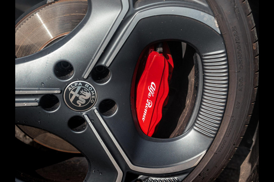 Alfa Romeo Tonale 1.3 Ibrida Plug-In Q4 270pk AWD Veloce | Teck Pack | Schuif/Kanteldak | Harman Kardon | 20"  | Bicolore