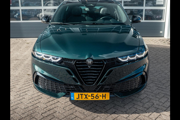 Alfa Romeo Tonale 1.3 Ibrida Plug-In Q4 270pk AWD Veloce | Teck Pack | Schuif/Kanteldak | Harman Kardon | 20"  | Bicolore