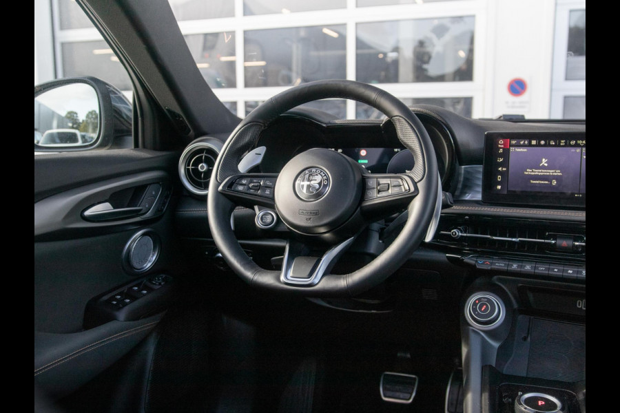 Alfa Romeo Tonale 1.3 Ibrida Plug-In Q4 270pk AWD Veloce | Teck Pack | Schuif/Kanteldak | Harman Kardon | 20"  | Bicolore