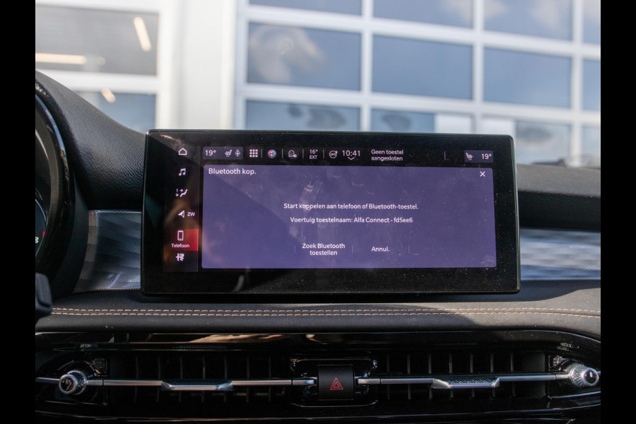 Alfa Romeo Tonale 1.3 Ibrida Plug-In Q4 270pk AWD Veloce | Teck Pack | Schuif/Kanteldak | Harman Kardon | 20"  | Bicolore