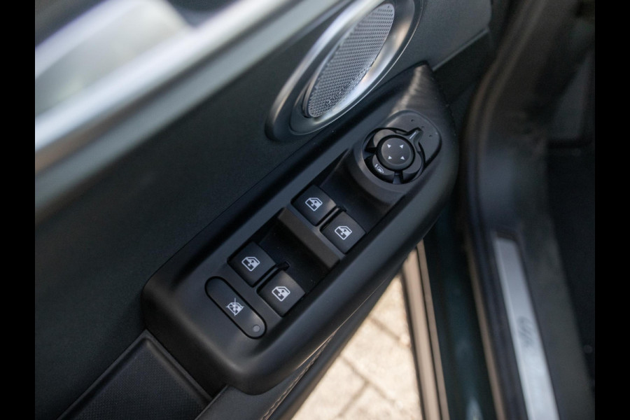 Alfa Romeo Tonale 1.3 Ibrida Plug-In Q4 270pk AWD Veloce | Teck Pack | Schuif/Kanteldak | Harman Kardon | 20"  | Bicolore