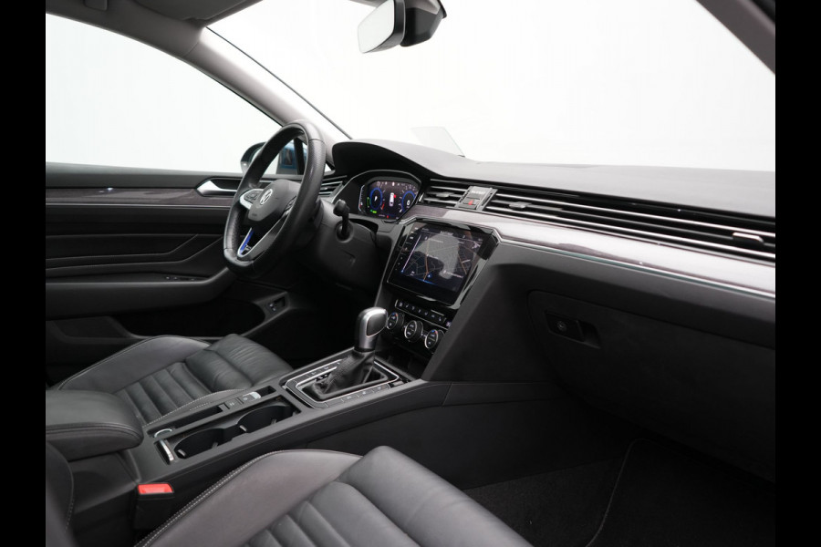 Volkswagen Passat 1.4 TSI PHEV GTE Business 218pk Dealer O.H. | Trekhaak Af Fabriek | Panodak | Head Up | Adaptive Cruise | 360 Camera | Dynaudio | Lederen Sportstoelen Memory & Massage | IQ Light | Stoelen & Stuur Verwarmd | Blis | Keyless | Apple Carplay | Plug In Hybrid |