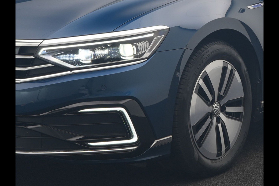 Volkswagen Passat 1.4 TSI PHEV GTE Business 218pk Dealer O.H. | Trekhaak Af Fabriek | Panodak | Head Up | Adaptive Cruise | 360 Camera | Dynaudio | Lederen Sportstoelen Memory & Massage | IQ Light | Stoelen & Stuur Verwarmd | Blis | Keyless | Apple Carplay | Plug In Hybrid |