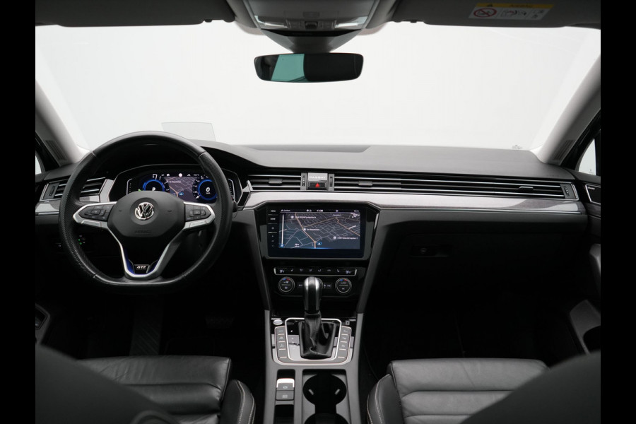 Volkswagen Passat 1.4 TSI PHEV GTE Business 218pk Dealer O.H. | Trekhaak Af Fabriek | Panodak | Head Up | Adaptive Cruise | 360 Camera | Dynaudio | Lederen Sportstoelen Memory & Massage | IQ Light | Stoelen & Stuur Verwarmd | Blis | Keyless | Apple Carplay | Plug In Hybrid |