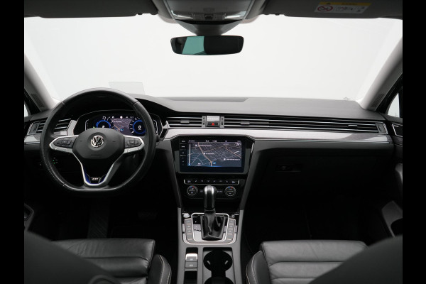 Volkswagen Passat 1.4 TSI PHEV GTE Business 218pk Dealer O.H. | Trekhaak Af Fabriek | Panodak | Head Up | Adaptive Cruise | 360 Camera | Dynaudio | Lederen Sportstoelen Memory & Massage | IQ Light | Stoelen & Stuur Verwarmd | Blis | Keyless | Apple Carplay | Plug In Hybrid |