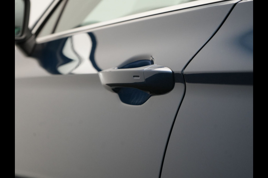 Volkswagen Passat 1.4 TSI PHEV GTE Business 218pk Dealer O.H. | Trekhaak Af Fabriek | Panodak | Head Up | Adaptive Cruise | 360 Camera | Dynaudio | Lederen Sportstoelen Memory & Massage | IQ Light | Stoelen & Stuur Verwarmd | Blis | Keyless | Apple Carplay | Plug In Hybrid |