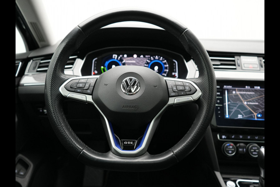 Volkswagen Passat 1.4 TSI PHEV GTE Business 218pk Dealer O.H. | Trekhaak Af Fabriek | Panodak | Head Up | Adaptive Cruise | 360 Camera | Dynaudio | Lederen Sportstoelen Memory & Massage | IQ Light | Stoelen & Stuur Verwarmd | Blis | Keyless | Apple Carplay | Plug In Hybrid |