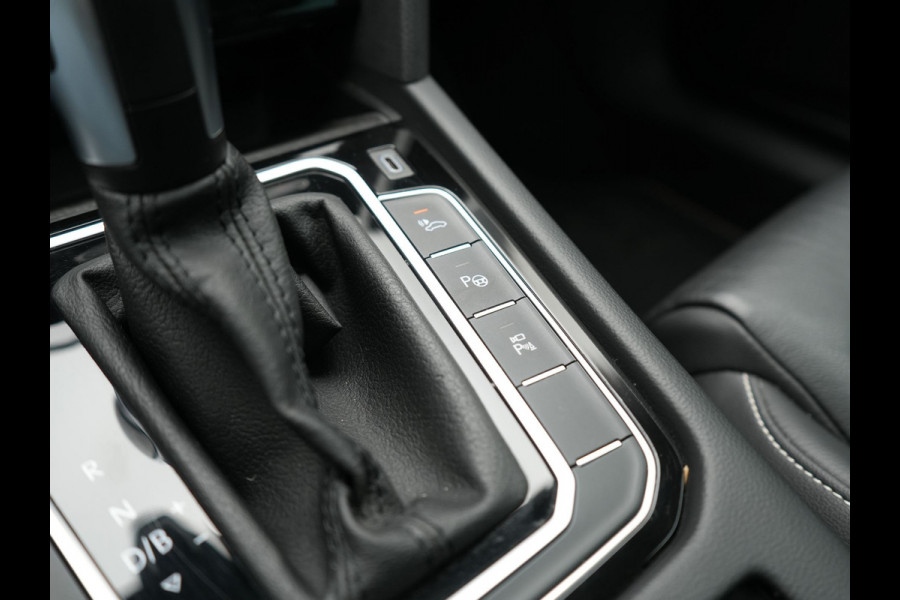 Volkswagen Passat 1.4 TSI PHEV GTE Business 218pk Dealer O.H. | Trekhaak Af Fabriek | Panodak | Head Up | Adaptive Cruise | 360 Camera | Dynaudio | Lederen Sportstoelen Memory & Massage | IQ Light | Stoelen & Stuur Verwarmd | Blis | Keyless | Apple Carplay | Plug In Hybrid |