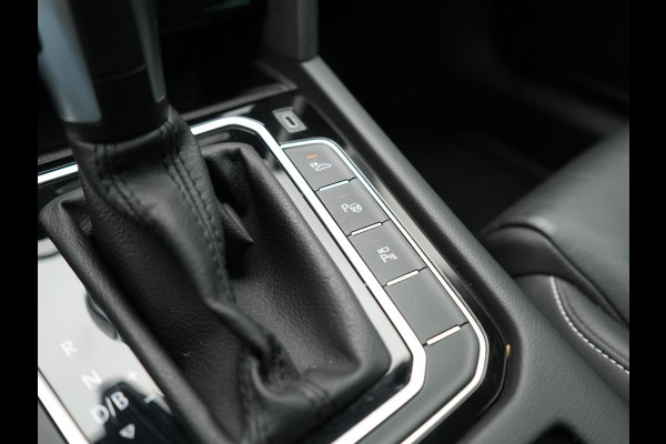Volkswagen Passat 1.4 TSI PHEV GTE Business 218pk Dealer O.H. | Trekhaak Af Fabriek | Panodak | Head Up | Adaptive Cruise | 360 Camera | Dynaudio | Lederen Sportstoelen Memory & Massage | IQ Light | Stoelen & Stuur Verwarmd | Blis | Keyless | Apple Carplay | Plug In Hybrid |