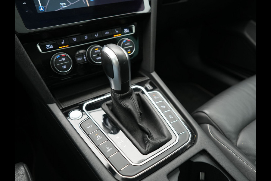 Volkswagen Passat 1.4 TSI PHEV GTE Business 218pk Dealer O.H. | Trekhaak Af Fabriek | Panodak | Head Up | Adaptive Cruise | 360 Camera | Dynaudio | Lederen Sportstoelen Memory & Massage | IQ Light | Stoelen & Stuur Verwarmd | Blis | Keyless | Apple Carplay | Plug In Hybrid |