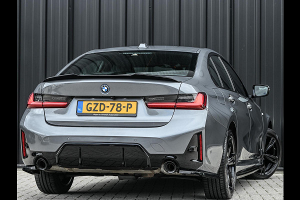 BMW 3-serie 330e | M-Sport | NL auto | Facelift | Stoelverwarming | Camera | Ambiance Interieur | Shadowline | Led Koplampen |