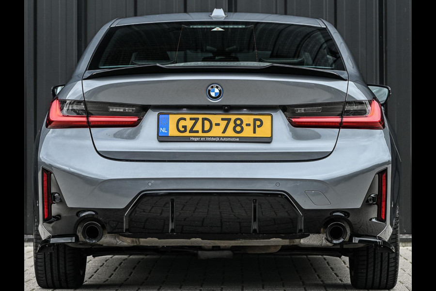 BMW 3-serie 330e | M-Sport | NL auto | Facelift | Stoelverwarming | Camera | Ambiance Interieur | Shadowline | Led Koplampen |