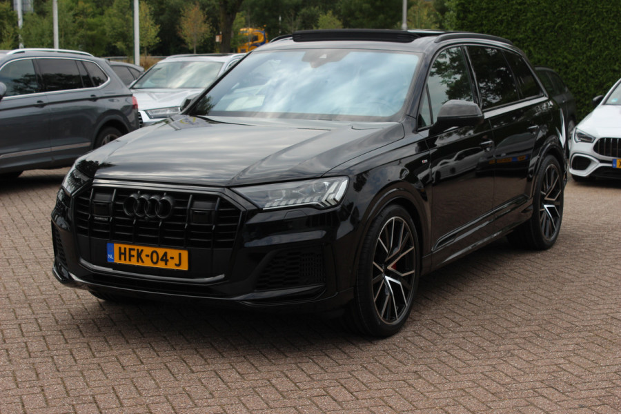 Audi Q7 60 TFSI e quattro Competition / SoH 91,5% / Trekhaak / Panoramadak / 360Camera / Head-up / Softclose / Luchtvering / 22'' / Keyless / Matrix LED / Carbon intr. / Stoelventilatie+Verwarming / Stuurverwarming / Bose / Dodeh
