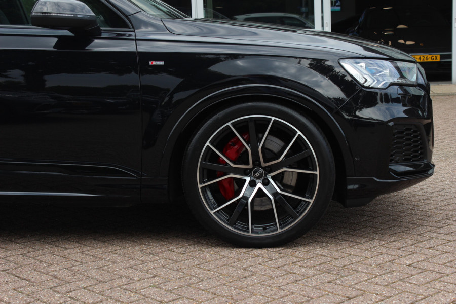 Audi Q7 60 TFSI e quattro Competition / SoH 91,5% / Trekhaak / Panoramadak / 360Camera / Head-up / Softclose / Luchtvering / 22'' / Keyless / Matrix LED / Carbon intr. / Stoelventilatie+Verwarming / Stuurverwarming / Bose / Dodeh