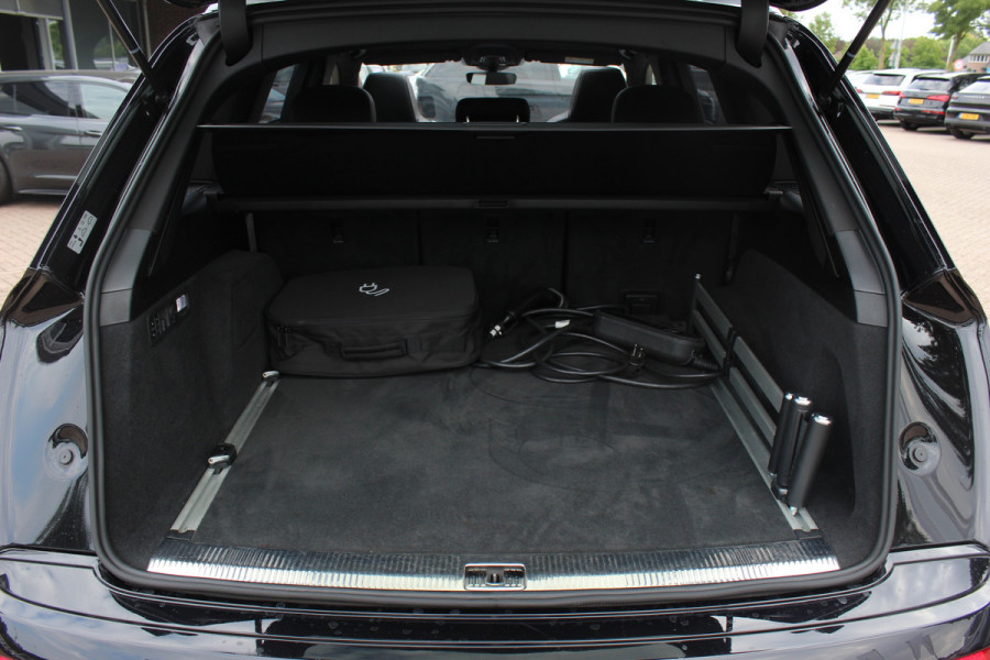 Audi Q7 60 TFSI e quattro Competition / SoH 91,5% / Trekhaak / Panoramadak / 360Camera / Head-up / Softclose / Luchtvering / 22'' / Keyless / Matrix LED / Carbon intr. / Stoelventilatie+Verwarming / Stuurverwarming / Bose / Dodeh