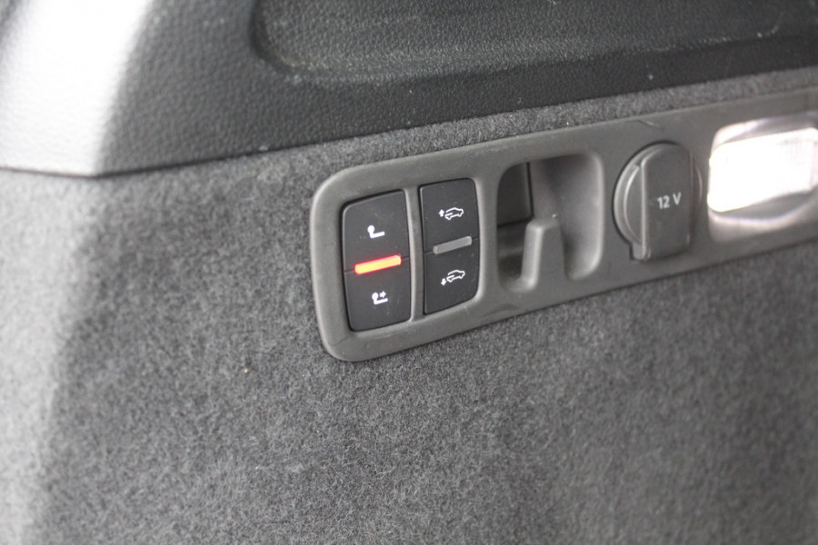 Audi Q7 60 TFSI e quattro Competition / SoH 91,5% / Trekhaak / Panoramadak / 360Camera / Head-up / Softclose / Luchtvering / 22'' / Keyless / Matrix LED / Carbon intr. / Stoelventilatie+Verwarming / Stuurverwarming / Bose / Dodeh