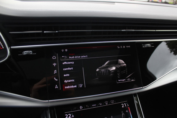 Audi Q7 60 TFSI e quattro Competition / SoH 91,5% / Trekhaak / Panoramadak / 360Camera / Head-up / Softclose / Luchtvering / 22'' / Keyless / Matrix LED / Carbon intr. / Stoelventilatie+Verwarming / Stuurverwarming / Bose / Dodeh