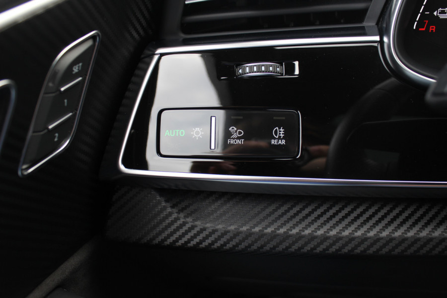 Audi Q7 60 TFSI e quattro Competition / SoH 91,5% / Trekhaak / Panoramadak / 360Camera / Head-up / Softclose / Luchtvering / 22'' / Keyless / Matrix LED / Carbon intr. / Stoelventilatie+Verwarming / Stuurverwarming / Bose / Dodeh