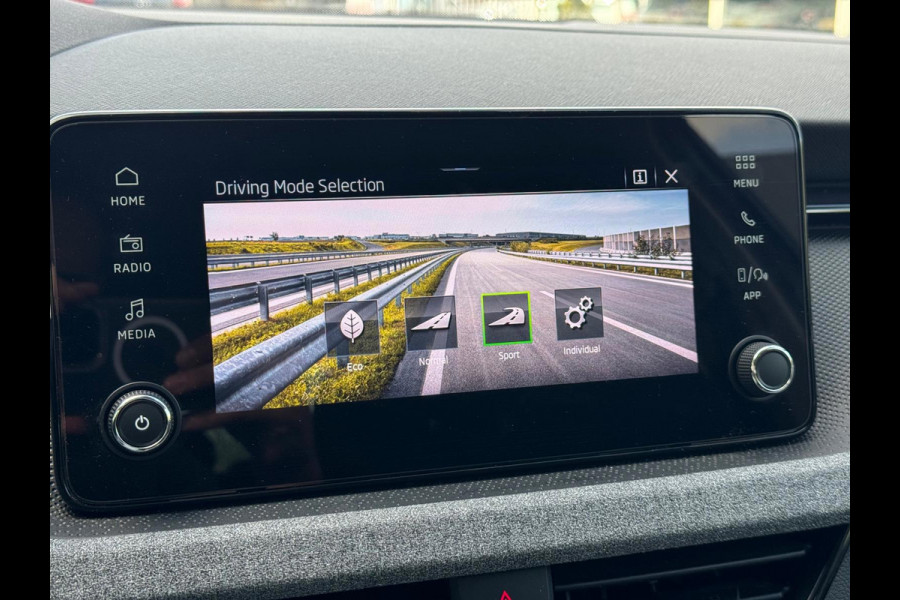 Škoda Kamiq 1.0 TSI Selection | Carplay/Android, Camera, Cruise, Climate, DAB radio, 16'' LMV |