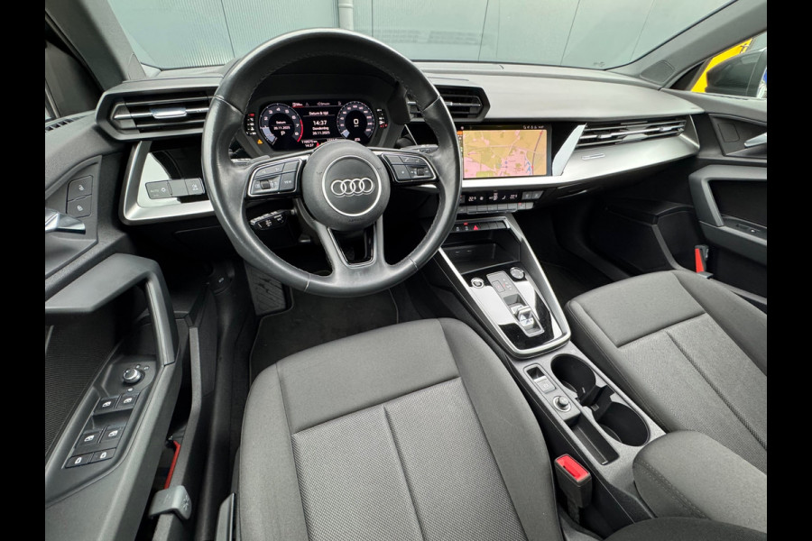 Audi A3 Limousine 30 TFSI AUTOMAAT * Carplay * Climate Control * Parkeersensoren *