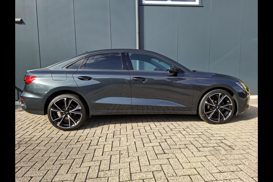 Audi A3 Limousine 30 TFSI AUTOMAAT * Carplay * Climate Control * Parkeersensoren *