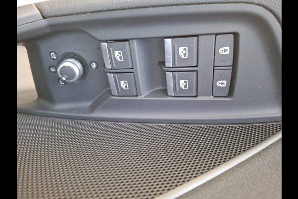 Audi A3 Limousine 30 TFSI AUTOMAAT * Carplay * Climate Control * Parkeersensoren *