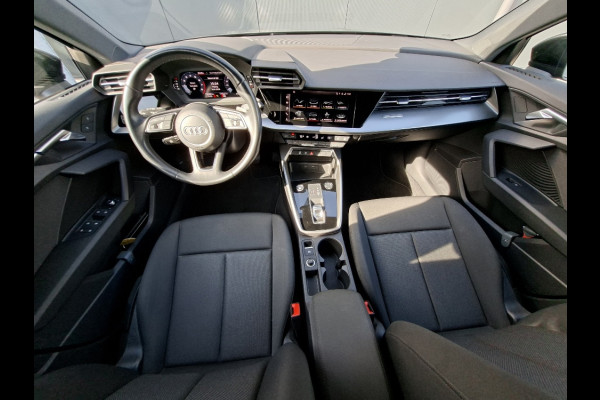 Audi A3 Limousine 30 TFSI AUTOMAAT * Carplay * Climate Control * Parkeersensoren *