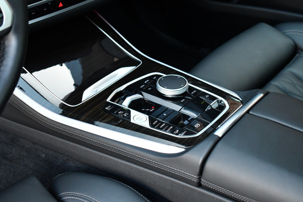 BMW X5 xDrive50e M-Sport Pro Skylounge Trekh ACC Comf-seat 360 H/K HUD Soft-close