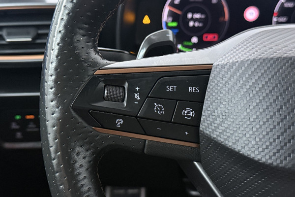 CUPRA Leon 1.4 e-Hybrid VZ Adrenaline (PANORAMADAK, STOEL/STUUR VERWARMING, CRUISE CONTROL ADAPTIEF)
