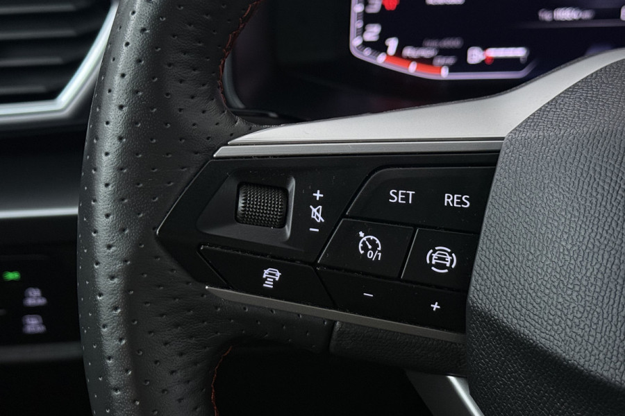 Seat Leon 1.0 TSI FR Business Intense (DIGITALE COCKPIT, CRUISE ADAPTIEF, NAVIGATIE)