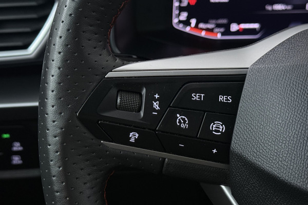 Seat Leon 1.0 TSI FR Business Intense (DIGITALE COCKPIT, CRUISE ADAPTIEF, NAVIGATIE)