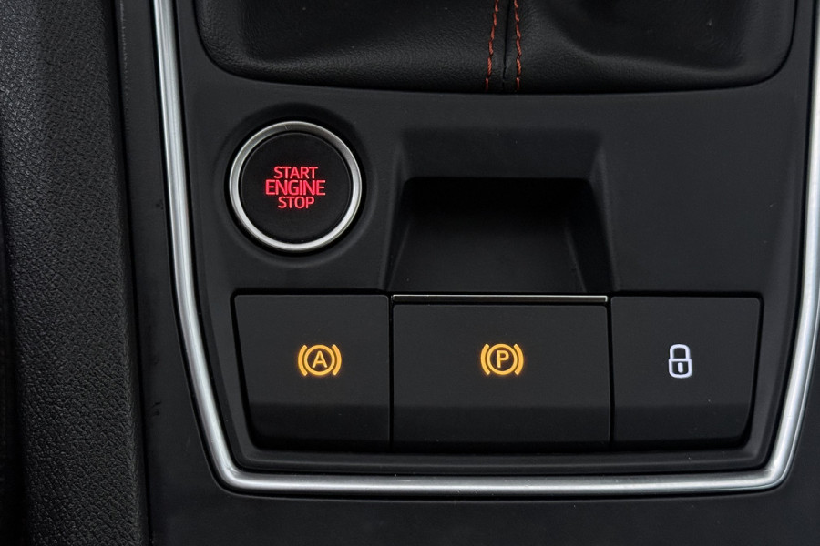 Seat Leon 1.0 TSI FR Business Intense (DIGITALE COCKPIT, CRUISE ADAPTIEF, NAVIGATIE)
