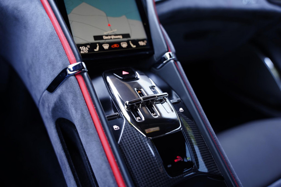 Ferrari Roma 3.9 V8 HELE / Passenger Display / Carbon / Apple Carplay