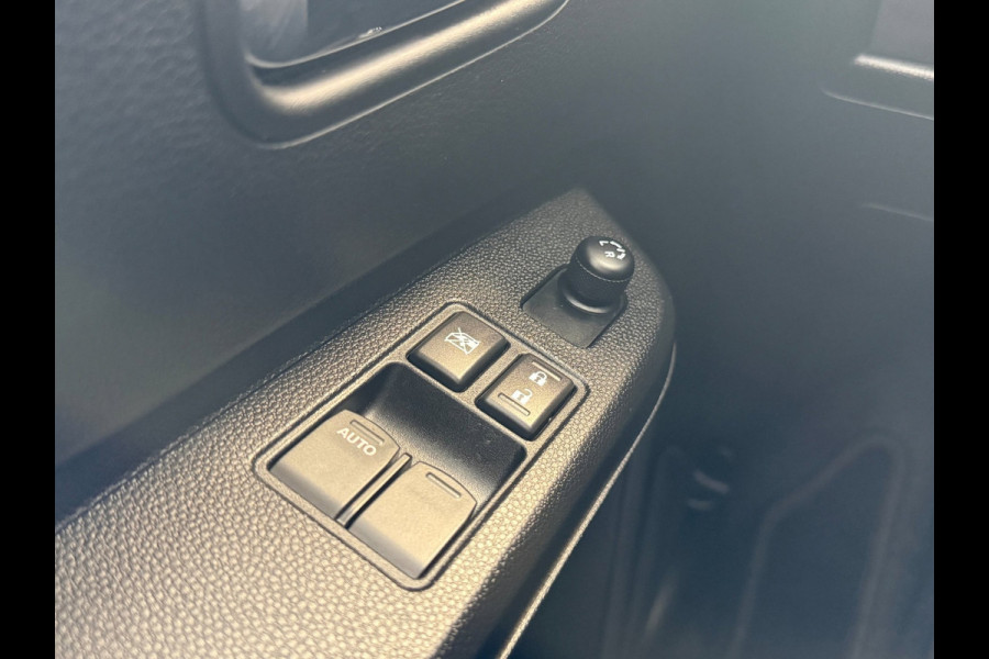 Suzuki Ignis 1.2 Smart Hybrid Style | AUTOMAAT | Navigatie | Camera | Trekhaak | Stoelverwarming | Parkeersensoren | Spoiler |