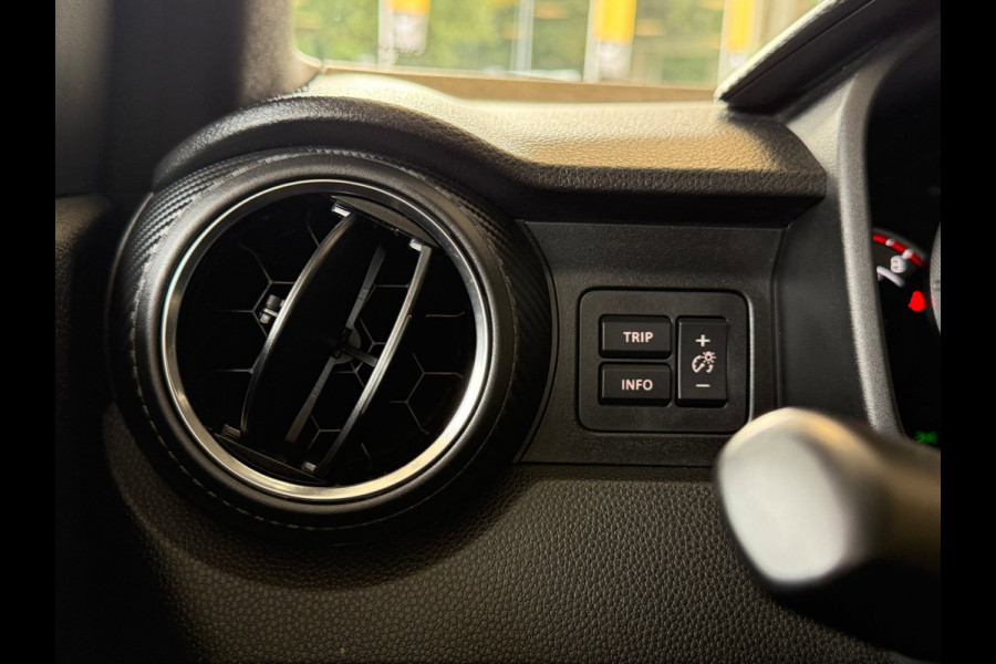 Suzuki Ignis 1.2 Smart Hybrid Style | AUTOMAAT | Navigatie | Camera | Trekhaak | Stoelverwarming | Parkeersensoren | Spoiler |