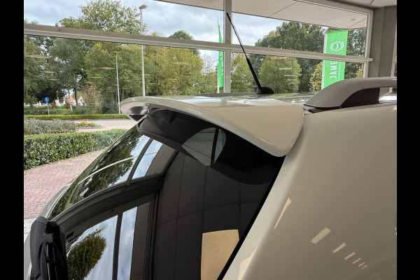 Suzuki Ignis 1.2 Smart Hybrid Style | AUTOMAAT | Navigatie | Camera | Trekhaak | Stoelverwarming | Parkeersensoren | Spoiler |
