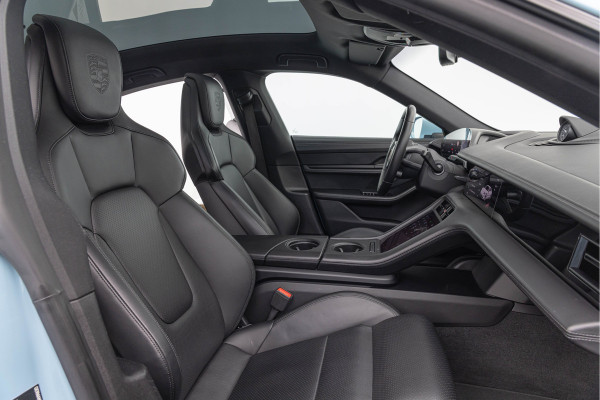 Porsche Taycan 4S Performance 84 kWh Pano Sport-Design 21'' Convaver ACC Bose