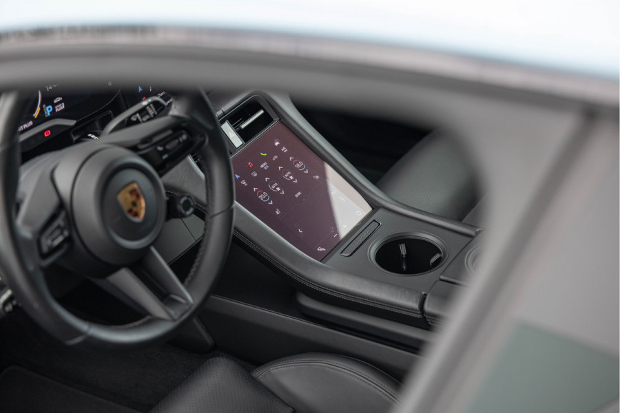 Porsche Taycan 4S Performance 84 kWh Pano Sport-Design 21'' Convaver ACC Bose