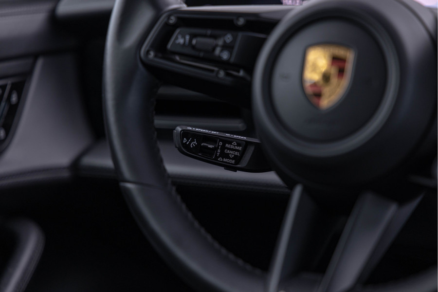 Porsche Taycan 4S Performance 84 kWh Pano Sport-Design 21'' Convaver ACC Bose
