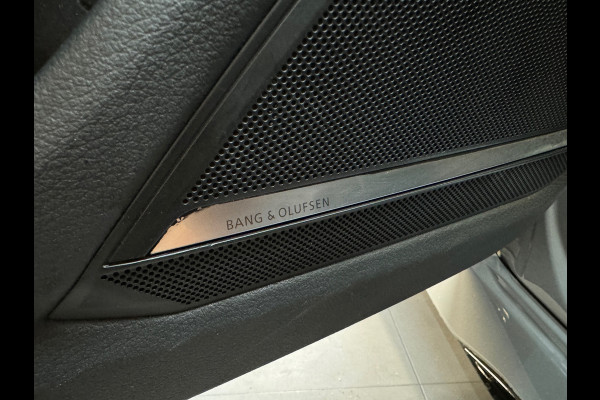 Audi RS6 4.0 TFSI 25Years Quattro Pano|Ceramic|HuD|B&O|Carbon|Memory