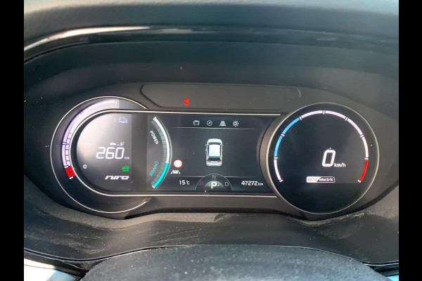 Kia e-Niro ExecutiveLine 64 kWh | Stoel en stuurverwarming | Navigatie | PDC voor en achter | Achteruitrijcamera |