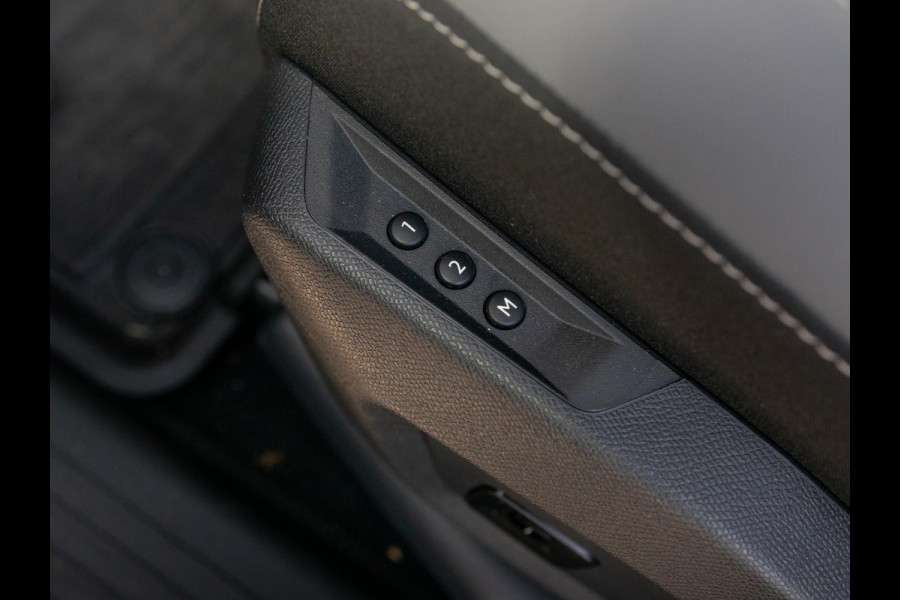Jeep Compass 1.2 e-Hybrid First Edition | Adapt. Cruise | Schuif/Kanteldak | Camera | Carplay | 18" | Elektr. A-Klep | Navi | Winter Pack