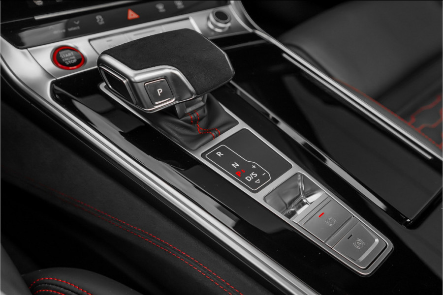 Audi A6 Avant RS 6 TFSI Quattro Pano RS Dynamic Plus B&O 360° Stoelvent 22"